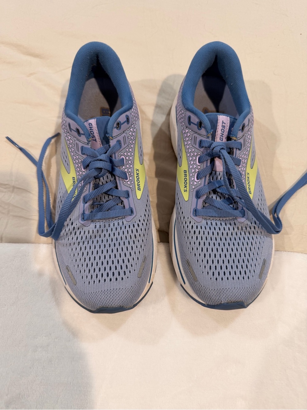 Brooks Women's Running Shoes - Light Blue with Neon Yellow Accents